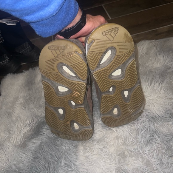 Yeezy 700 Mauve - Picture 4 of 5